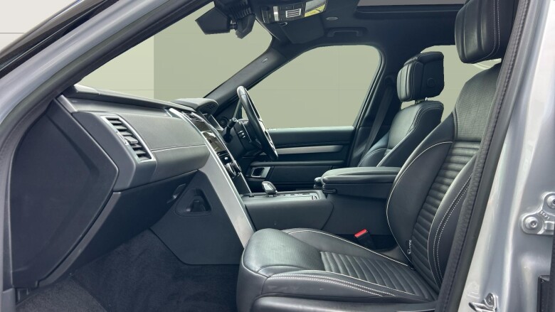 Land Rover Discovery 3.0 D300 R-Dynamic HSE 5dr Auto Diesel Station Wagon